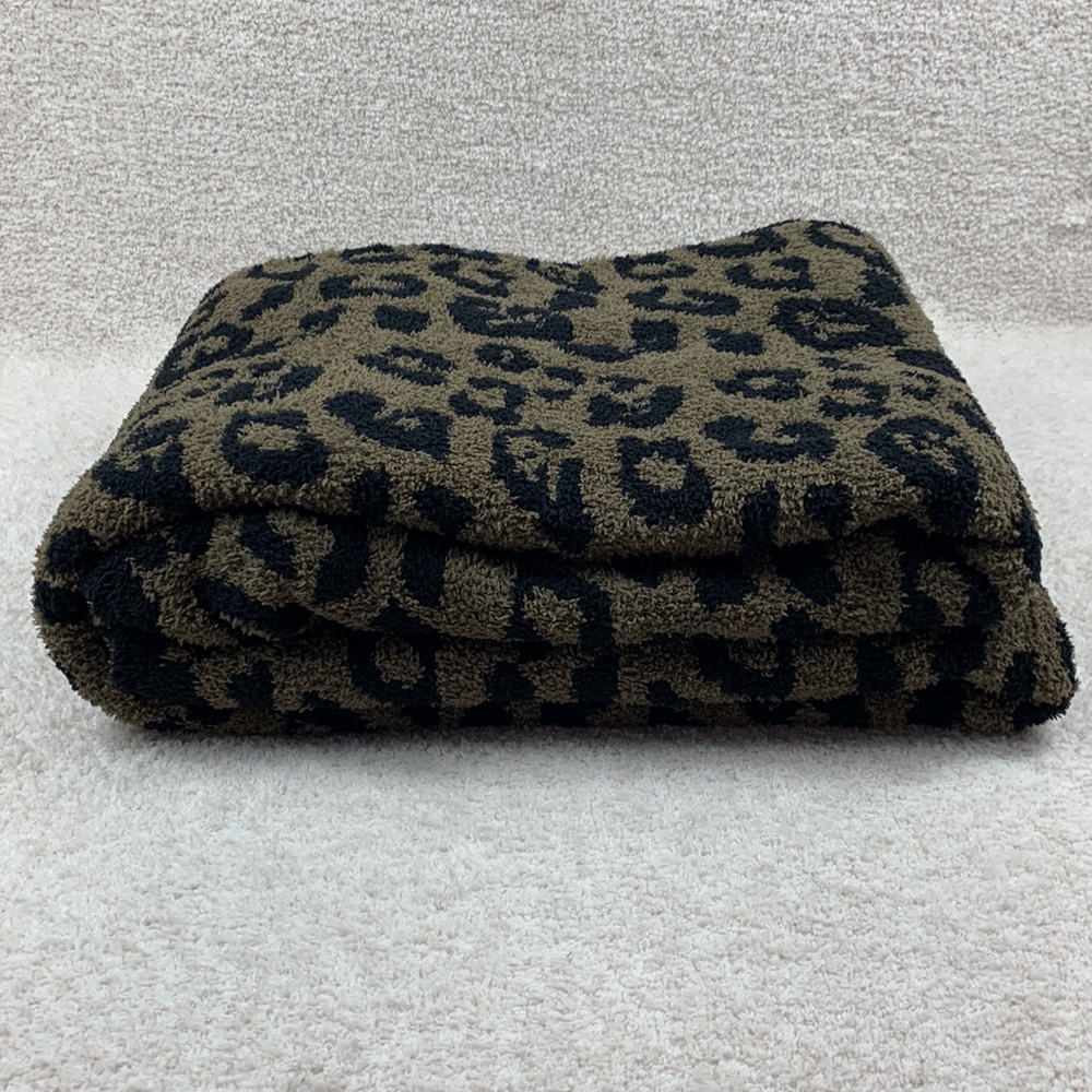 BAREFOOT DREAMS In the Wild Throw Blanket - Picture 3 of 4